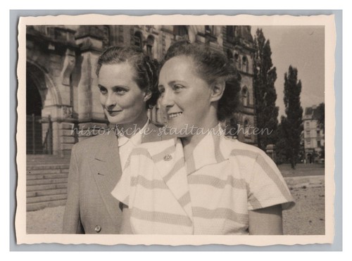 Junge frauen der - 2,